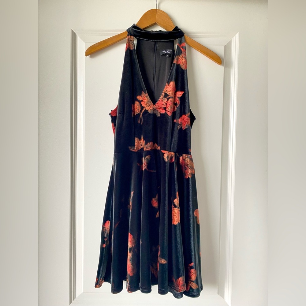 New Look Petite Autumn Leaves Velvet Dress